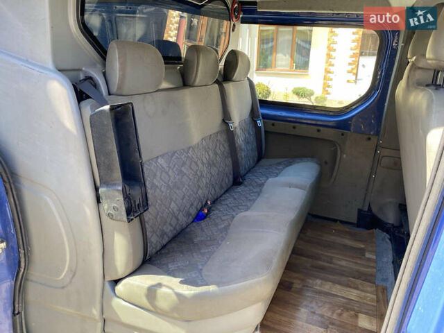 Синий Рено Трафик, объемом двигателя 2 л и пробегом 360 тыс. км за 8600 $, фото 6 на Automoto.ua