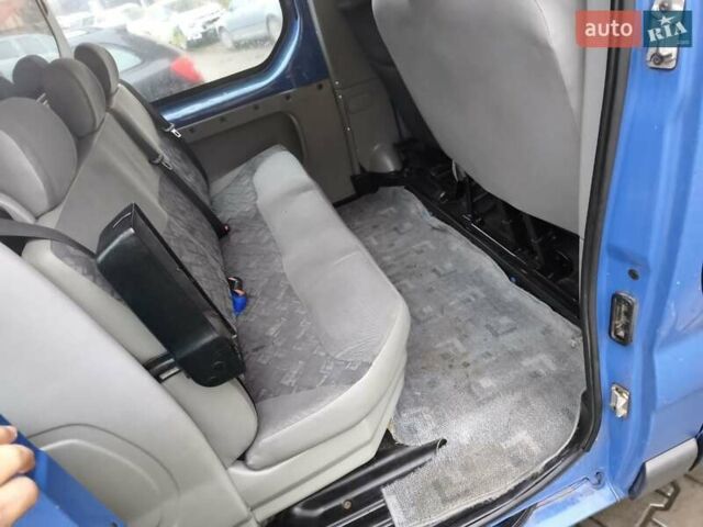 Синий Рено Трафик, объемом двигателя 2 л и пробегом 361 тыс. км за 8600 $, фото 11 на Automoto.ua