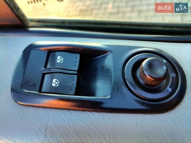 Синій Рено Трафік, об'ємом двигуна 2.46 л та пробігом 330 тис. км за 11350 $, фото 23 на Automoto.ua