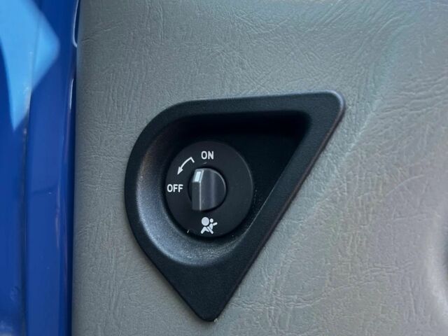 Синій Рено Трафік, об'ємом двигуна 2 л та пробігом 170 тис. км за 7800 $, фото 9 на Automoto.ua