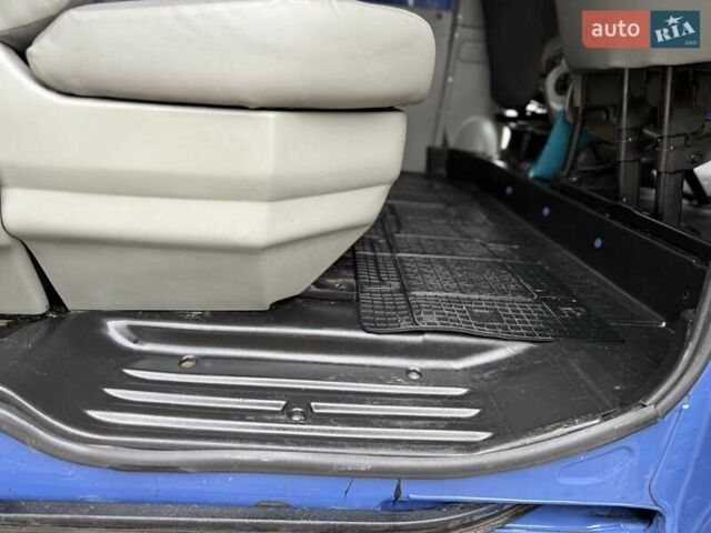 Синий Рено Трафик, объемом двигателя 2 л и пробегом 362 тыс. км за 9999 $, фото 27 на Automoto.ua