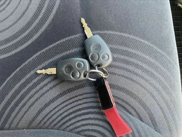 Синій Рено Трафік, об'ємом двигуна 2 л та пробігом 200 тис. км за 7300 $, фото 14 на Automoto.ua