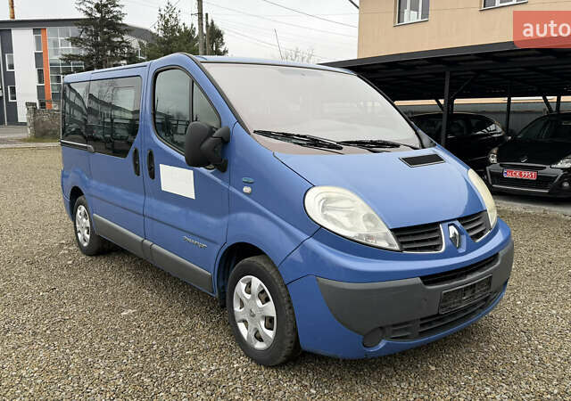 Синий Рено Трафик, объемом двигателя 2 л и пробегом 280 тыс. км за 10999 $, фото 4 на Automoto.ua