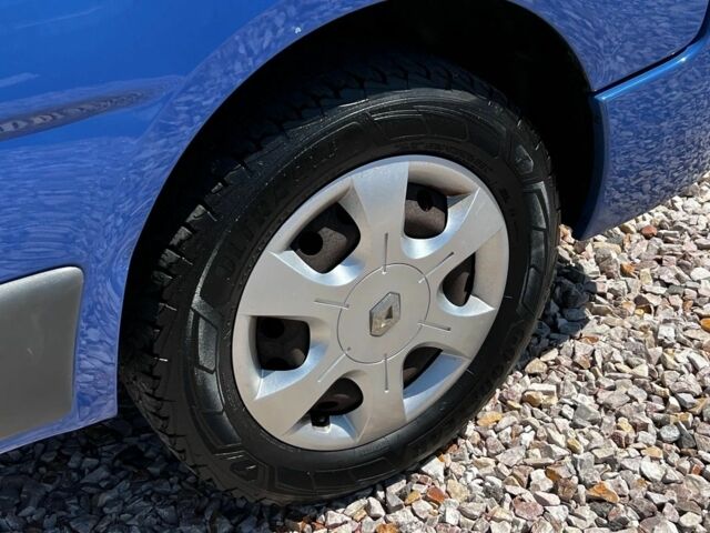 Синій Рено Трафік, об'ємом двигуна 2 л та пробігом 170 тис. км за 7800 $, фото 15 на Automoto.ua