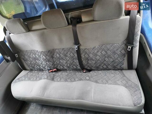 Синий Рено Трафик, объемом двигателя 2 л и пробегом 361 тыс. км за 8600 $, фото 10 на Automoto.ua