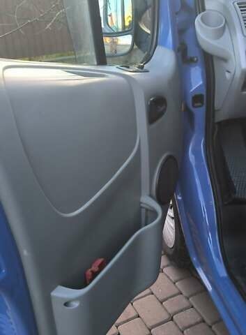 Синій Рено Трафік, об'ємом двигуна 2 л та пробігом 464 тис. км за 11200 $, фото 3 на Automoto.ua