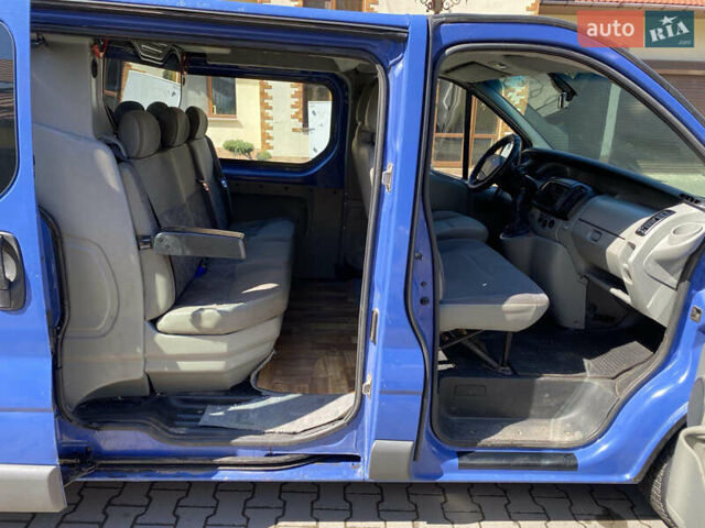 Синий Рено Трафик, объемом двигателя 2 л и пробегом 360 тыс. км за 8600 $, фото 5 на Automoto.ua