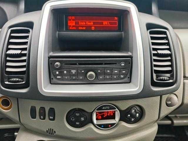 Синій Рено Трафік, об'ємом двигуна 2.5 л та пробігом 100 тис. км за 9500 $, фото 10 на Automoto.ua