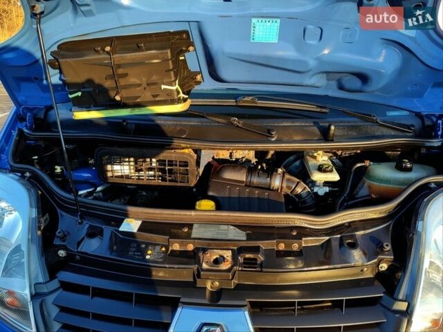 Синий Рено Трафик, объемом двигателя 2.46 л и пробегом 330 тыс. км за 10950 $, фото 46 на Automoto.ua