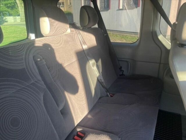 Синій Рено Трафік, об'ємом двигуна 2 л та пробігом 200 тис. км за 7300 $, фото 17 на Automoto.ua