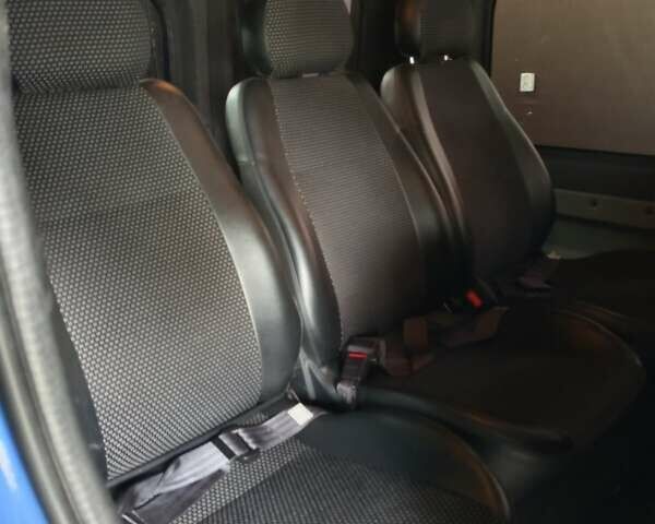 Рено Трафик 2010 в Львове на Automoto.ua Синий Рено Трафик, объемом двигателя 2 л и пробегом 287 тыс. км за 10900 $, фото 21 на Automoto.ua