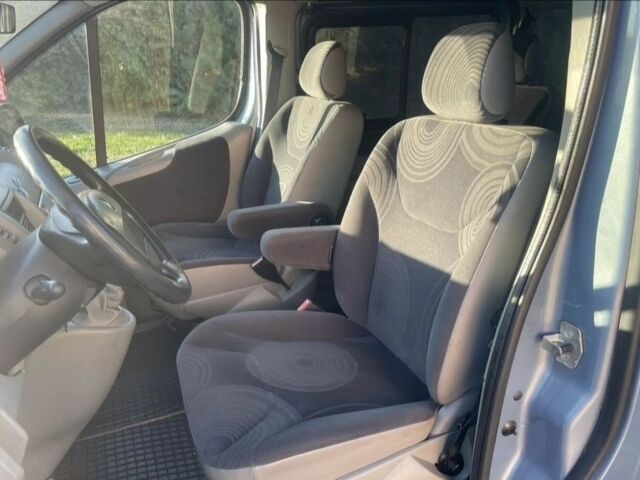 Синій Рено Трафік, об'ємом двигуна 2 л та пробігом 200 тис. км за 7300 $, фото 20 на Automoto.ua