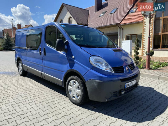 Синий Рено Трафик, объемом двигателя 2 л и пробегом 360 тыс. км за 8600 $, фото 2 на Automoto.ua