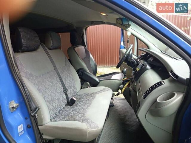 Рено Трафик 2010 в Львове на Automoto.ua Синий Рено Трафик, объемом двигателя 2 л и пробегом 287 тыс. км за 10900 $, фото 13 на Automoto.ua