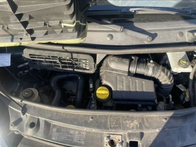 Синій Рено Трафік, об'ємом двигуна 2 л та пробігом 200 тис. км за 7300 $, фото 12 на Automoto.ua