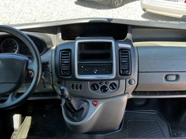 Синий Рено Трафик, объемом двигателя 2 л и пробегом 162 тыс. км за 8800 $, фото 8 на Automoto.ua