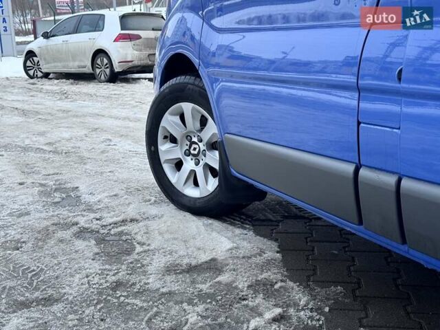 Синій Рено Трафік, об'ємом двигуна 2 л та пробігом 292 тис. км за 10777 $, фото 5 на Automoto.ua