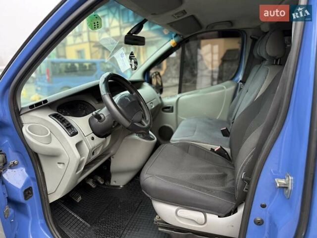 Синий Рено Трафик, объемом двигателя 2 л и пробегом 362 тыс. км за 9999 $, фото 19 на Automoto.ua