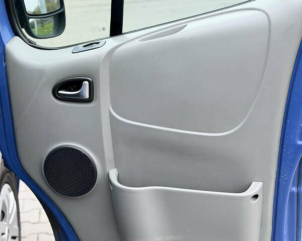 Синий Рено Трафик, объемом двигателя 2 л и пробегом 280 тыс. км за 10450 $, фото 16 на Automoto.ua