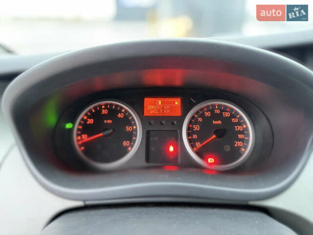 Синий Рено Трафик, объемом двигателя 2 л и пробегом 280 тыс. км за 10450 $, фото 23 на Automoto.ua