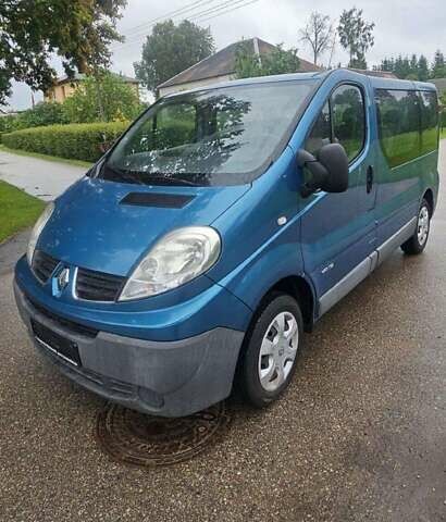 Синій Рено Трафік, об'ємом двигуна 2 л та пробігом 180 тис. км за 11000 $, фото 2 на Automoto.ua