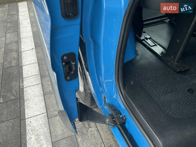 Синій Рено Трафік, об'ємом двигуна 2 л та пробігом 118 тис. км за 15200 $, фото 31 на Automoto.ua