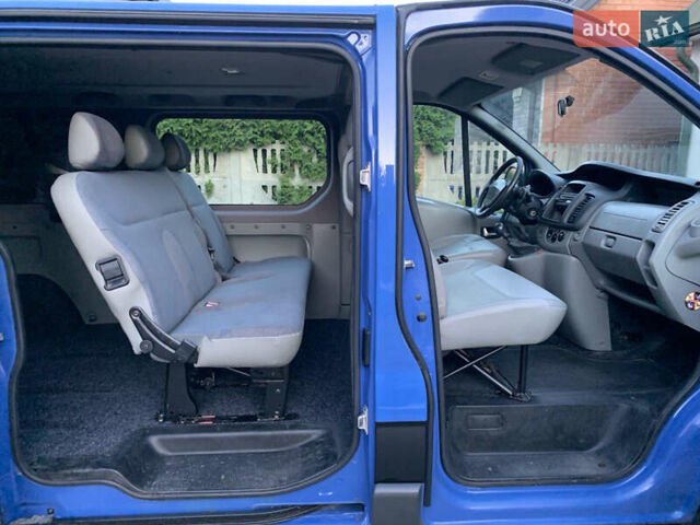 Синий Рено Трафик, объемом двигателя 2 л и пробегом 280 тыс. км за 12300 $, фото 7 на Automoto.ua