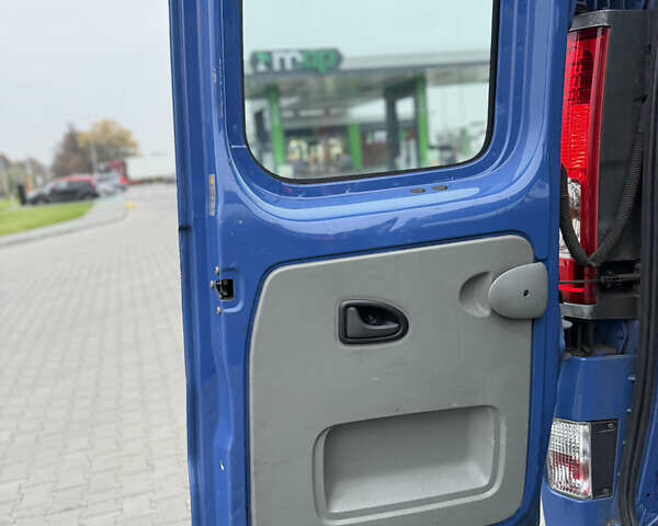 Синий Рено Трафик, объемом двигателя 2 л и пробегом 280 тыс. км за 10450 $, фото 21 на Automoto.ua