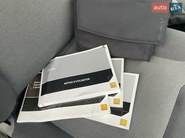 Синій Рено Трафік, об'ємом двигуна 2 л та пробігом 118 тис. км за 15200 $, фото 60 на Automoto.ua