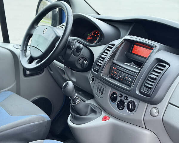 Синий Рено Трафик, объемом двигателя 2 л и пробегом 280 тыс. км за 10450 $, фото 15 на Automoto.ua