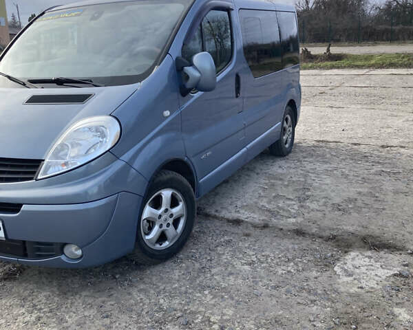 Синий Рено Трафик, объемом двигателя 2.5 л и пробегом 208 тыс. км за 13500 $, фото 1 на Automoto.ua