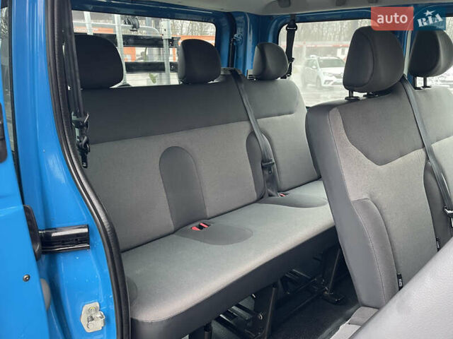 Синій Рено Трафік, об'ємом двигуна 2 л та пробігом 118 тис. км за 15200 $, фото 28 на Automoto.ua