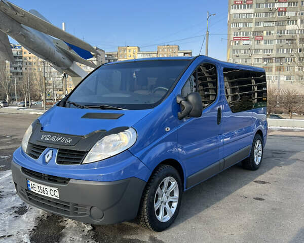 Синий Рено Трафик, объемом двигателя 2 л и пробегом 340 тыс. км за 10500 $, фото 2 на Automoto.ua