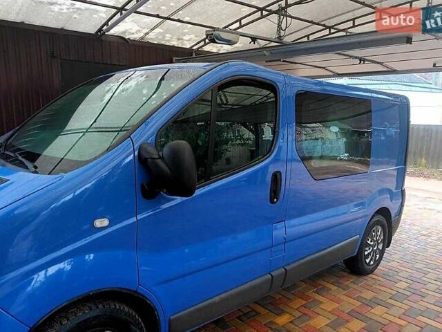 Синий Рено Трафик, объемом двигателя 2 л и пробегом 286 тыс. км за 10300 $, фото 1 на Automoto.ua