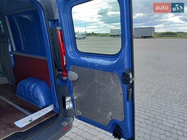 Синий Рено Трафик, объемом двигателя 2 л и пробегом 285 тыс. км за 13100 $, фото 12 на Automoto.ua