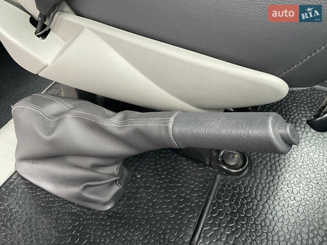 Синій Рено Трафік, об'ємом двигуна 2 л та пробігом 118 тис. км за 15200 $, фото 65 на Automoto.ua