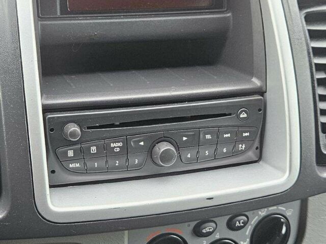 Рено Трафик 2011 в Каменце-Подольском на Automoto.ua Синий Рено Трафик, объемом двигателя 2 л и пробегом 176 тыс. км за 7500 $, фото 9 на Automoto.ua