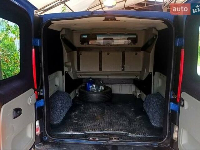 Синий Рено Трафик, объемом двигателя 2 л и пробегом 286 тыс. км за 10300 $, фото 8 на Automoto.ua