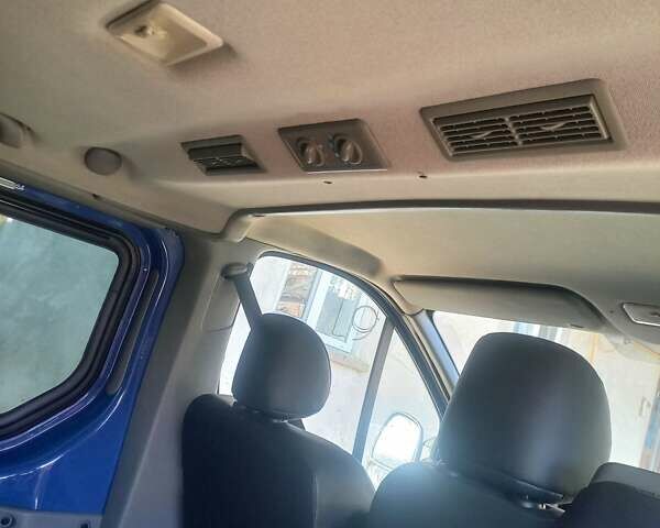 Рено Трафик 2011 в Теребовле на Automoto.ua Синий Рено Трафик, объемом двигателя 2 л и пробегом 277 тыс. км за 13450 $, фото 3 на Automoto.ua