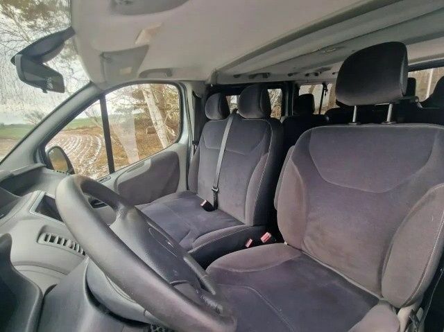 Синий Рено Трафик, объемом двигателя 2 л и пробегом 195 тыс. км за 7800 $, фото 7 на Automoto.ua