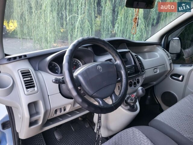 Синій Рено Трафік, об'ємом двигуна 2.5 л та пробігом 243 тис. км за 13600 $, фото 81 на Automoto.ua