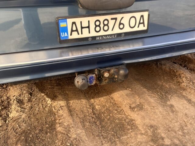 Синій Рено Трафік, об'ємом двигуна 2.46 л та пробігом 271 тис. км за 13400 $, фото 18 на Automoto.ua