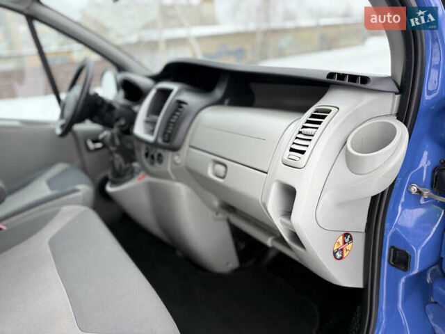 Синий Рено Трафик, объемом двигателя 2 л и пробегом 255 тыс. км за 13950 $, фото 20 на Automoto.ua