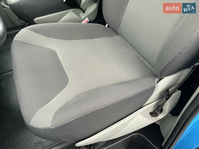 Синий Рено Трафик, объемом двигателя 2 л и пробегом 118 тыс. км за 14950 $, фото 44 на Automoto.ua