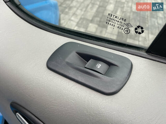 Синий Рено Трафик, объемом двигателя 2 л и пробегом 118 тыс. км за 14950 $, фото 17 на Automoto.ua