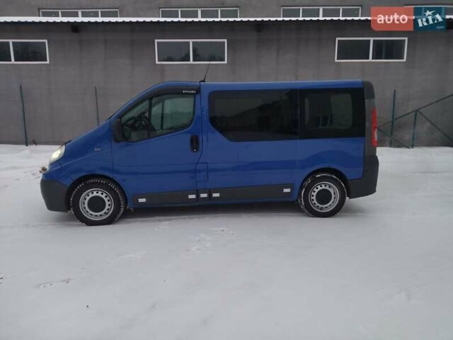 Синий Рено Трафик, объемом двигателя 2 л и пробегом 292 тыс. км за 10300 $, фото 2 на Automoto.ua