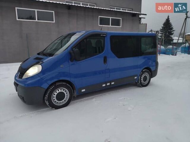 Синий Рено Трафик, объемом двигателя 2 л и пробегом 292 тыс. км за 10300 $, фото 1 на Automoto.ua