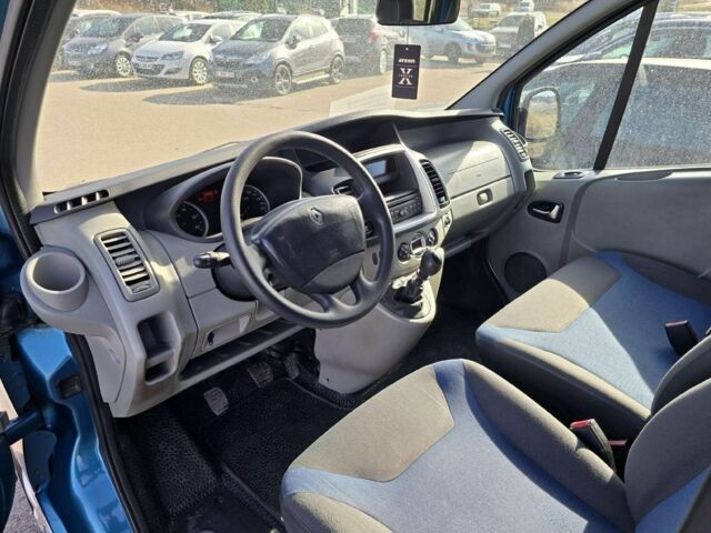 Рено Трафік 2012 у Хмельницькому на Automoto.ua Синій Рено Трафік, об'ємом двигуна 2 л та пробігом 161 тис. км за 8200 $, фото 6 на Automoto.ua