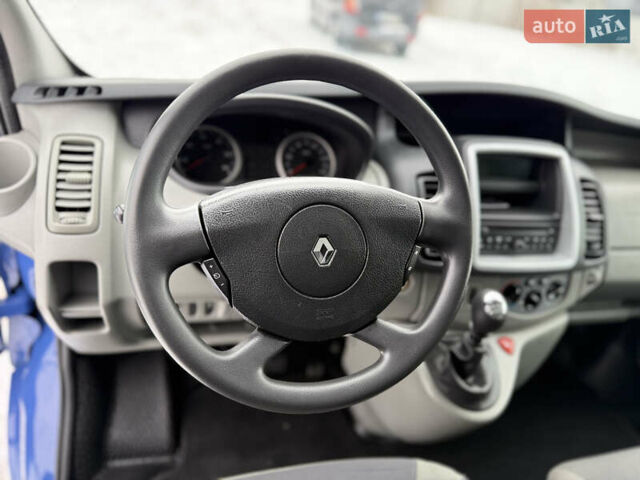 Синий Рено Трафик, объемом двигателя 2 л и пробегом 255 тыс. км за 13950 $, фото 15 на Automoto.ua