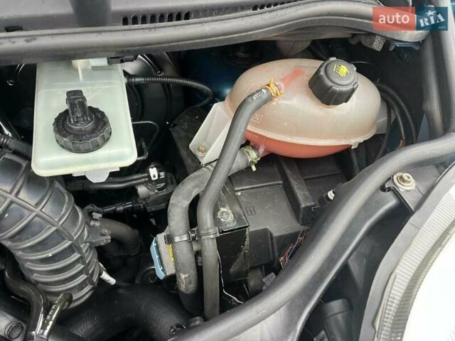 Синій Рено Трафік, об'ємом двигуна 2 л та пробігом 288 тис. км за 13500 $, фото 23 на Automoto.ua